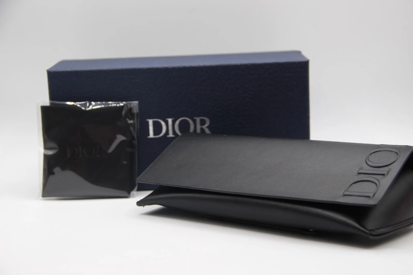 NEW CHRISTIAN DIOR BLACK AUTHENTIC EYEGLASSES SUNGLASSES CASE W/CLOTH & BOX